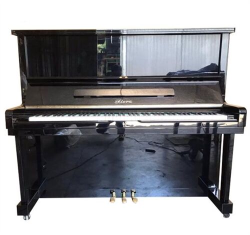 Đàn Piano Cơ Upright Flora F26
